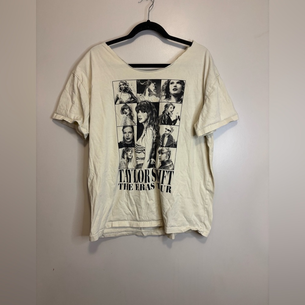 Taylor Swift Cream Graphic Short Sleeve Tee